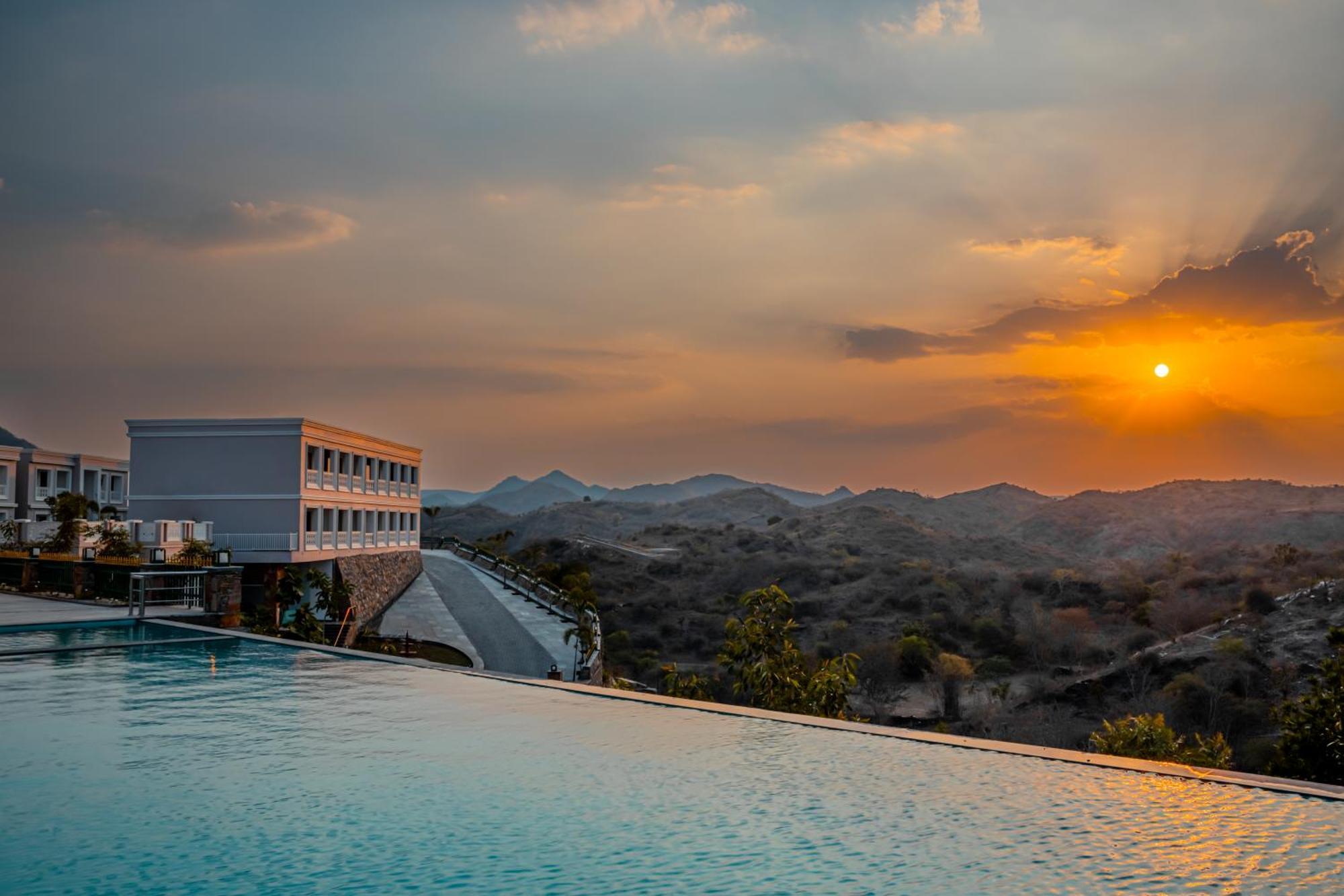 Tree Of Life Vantara Resort & Spa Udaipur Exterior photo