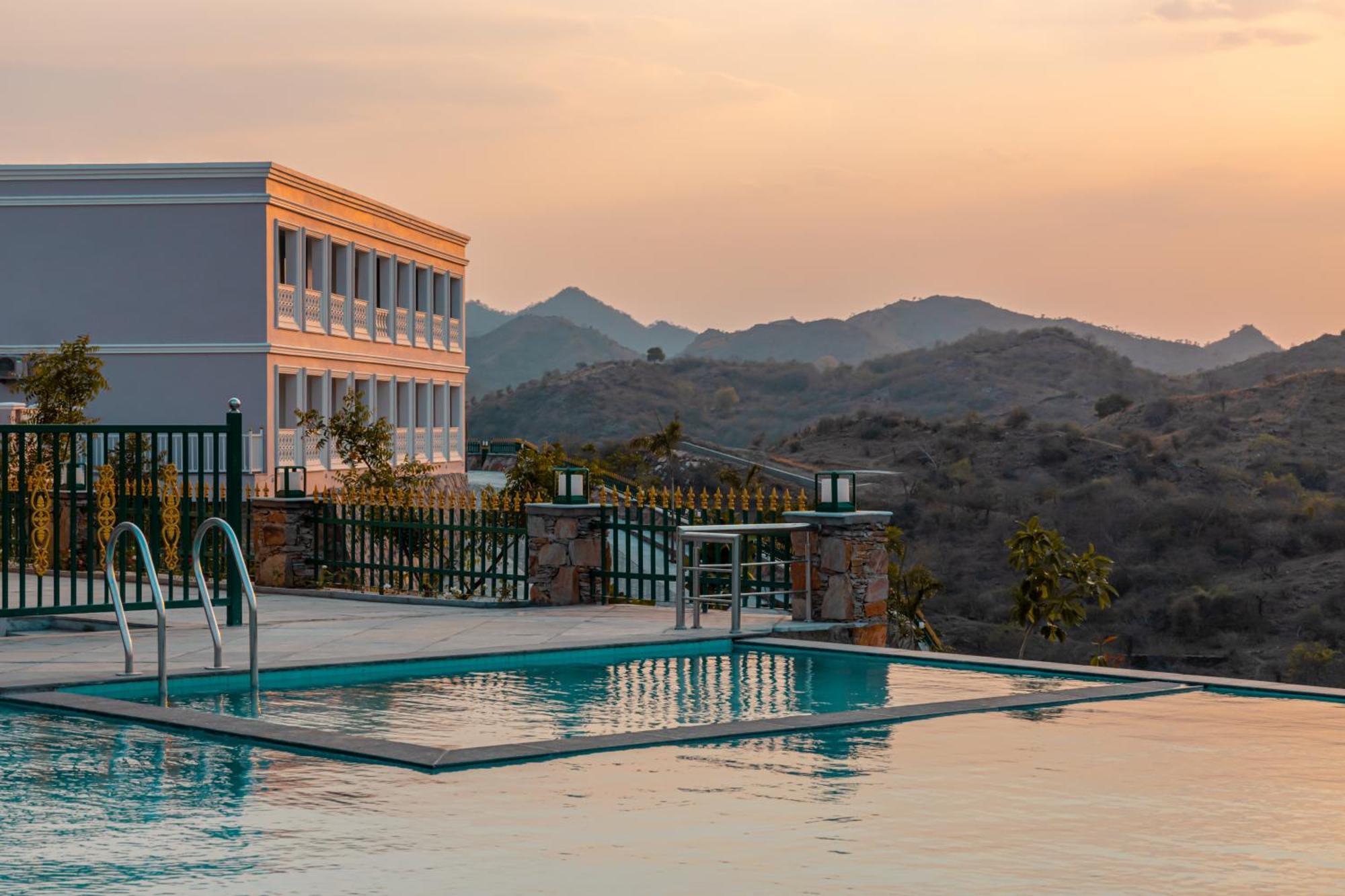 Tree Of Life Vantara Resort & Spa Udaipur Exterior photo